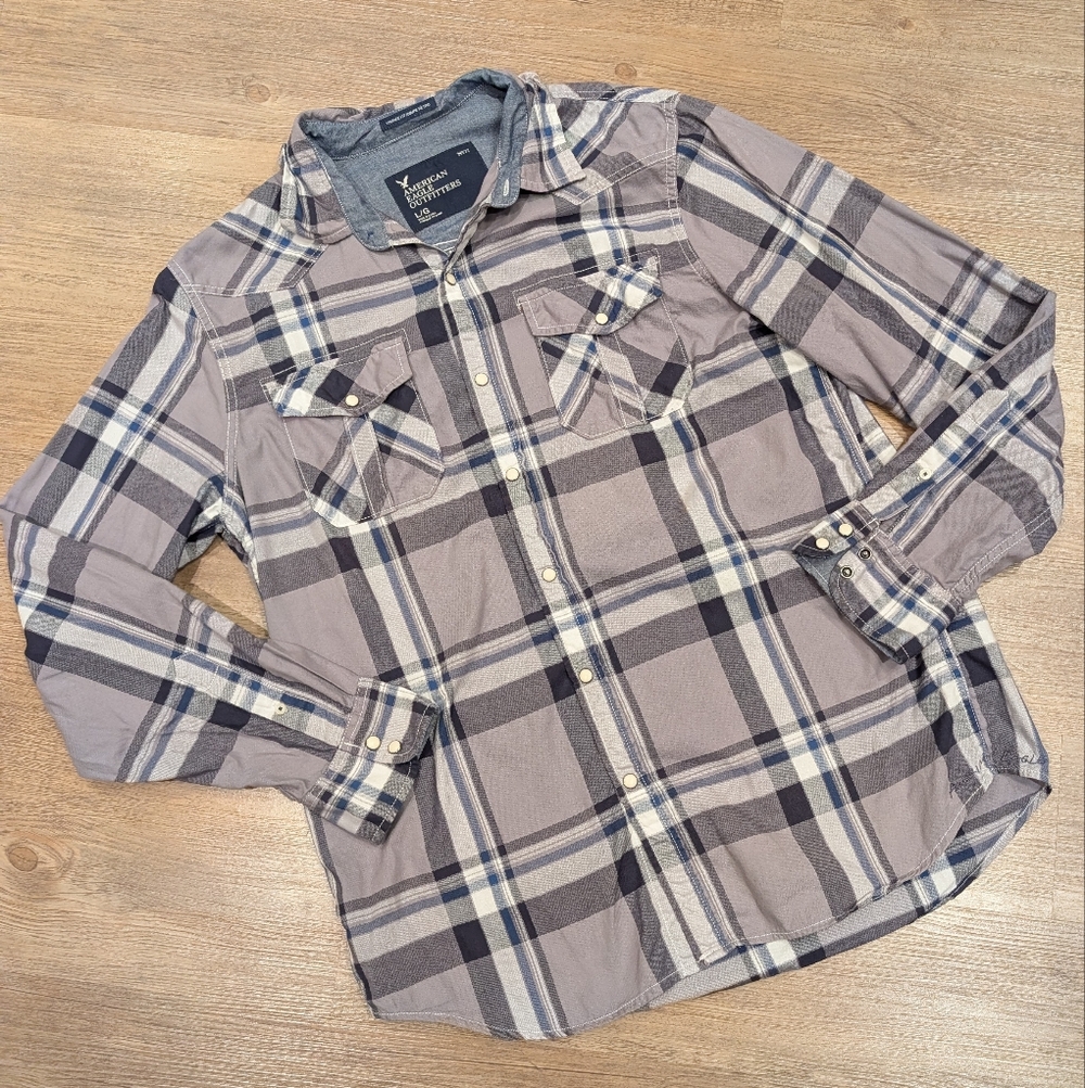100% Cotton American Eagle Plaid Button Up Shirt